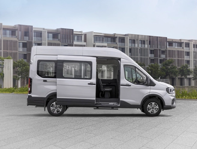 Thân xe Ford Transit Premium 16 chỗ mở cửa trượt bên phải
