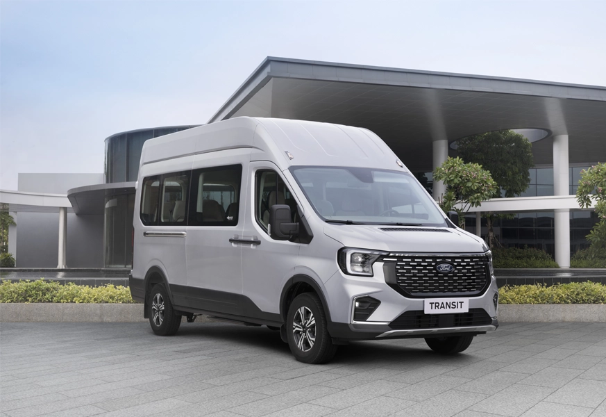 Ford Transit Premium 16 chỗ toàn cảnh ngoại thất tại Ford Mỹ Đình